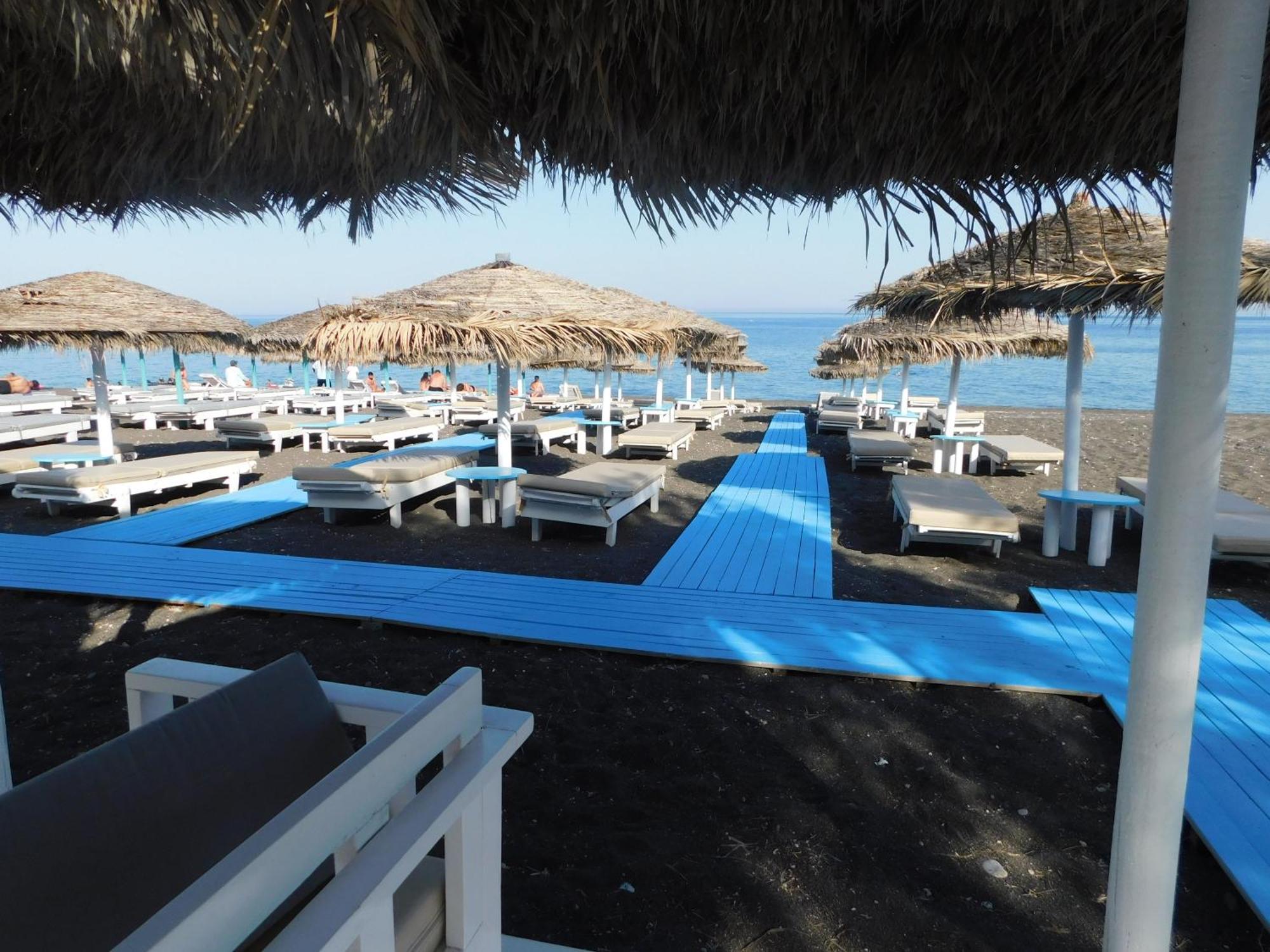 Happy Fish Rooms- Beachfront Perissa  Exterior foto